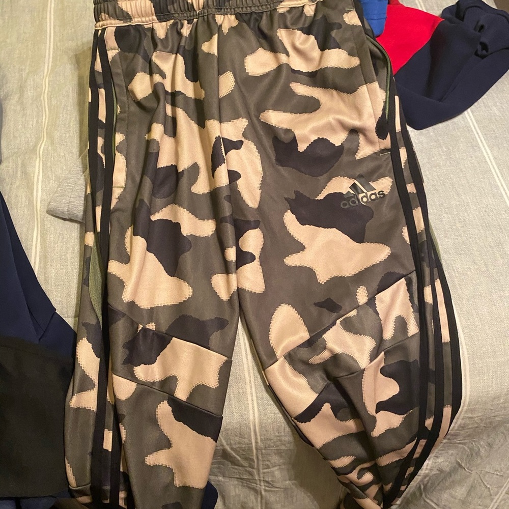Adidas sweatpants